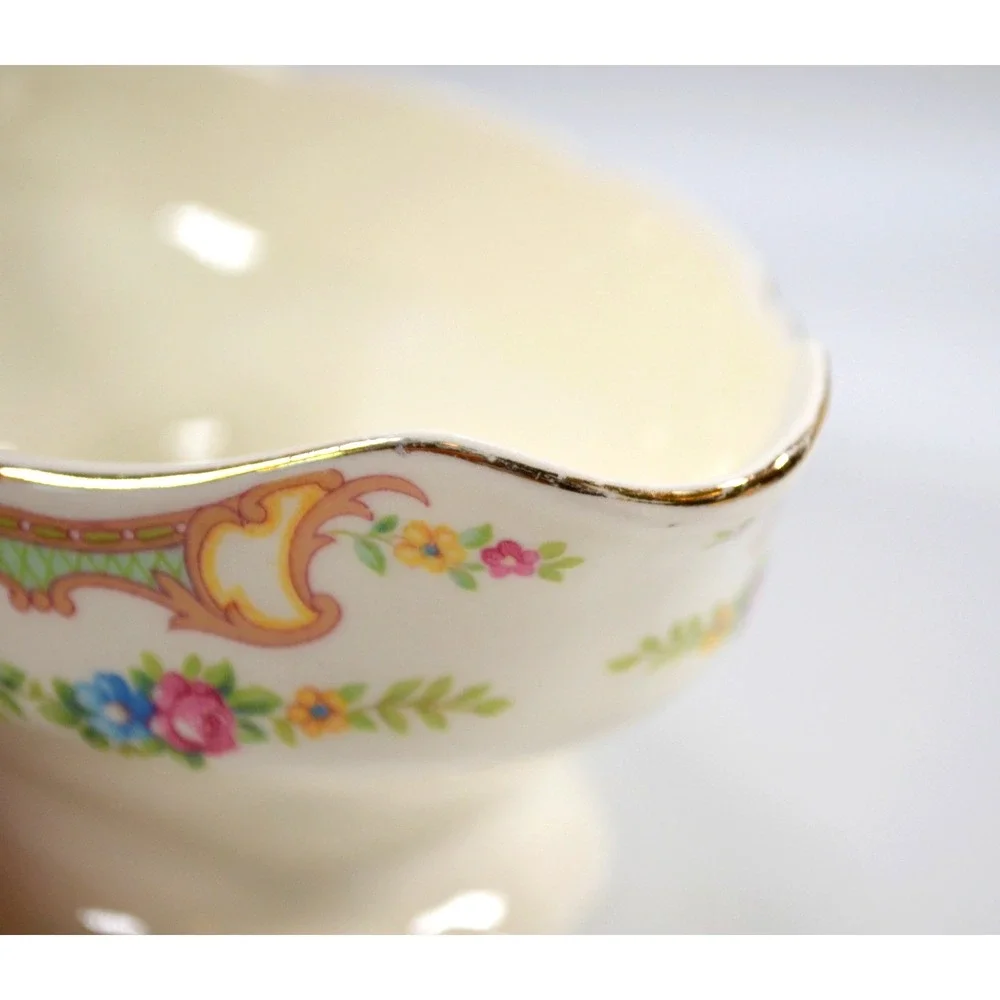 Mount Clemens Mildred‎ Floral Pattern Gold Trimmed Gravy Boat 1930s Vintage